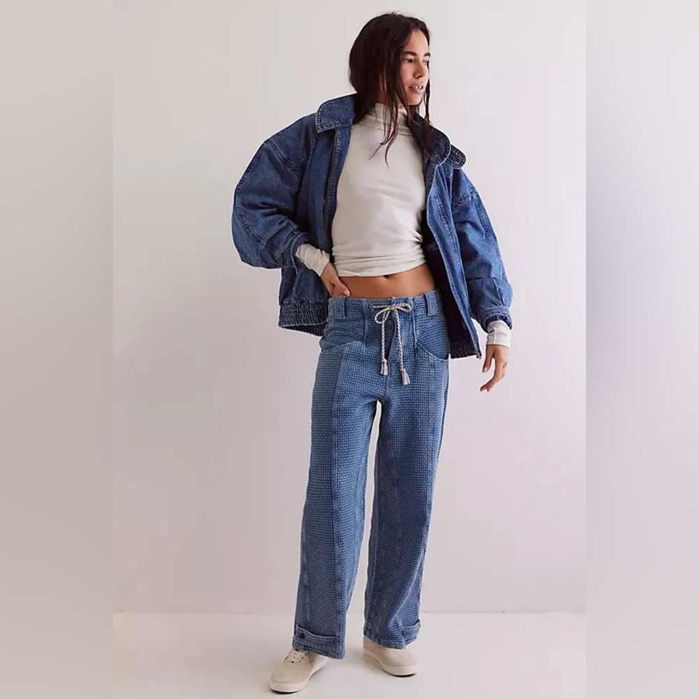 Free People We The Free Washed Away Textured Pull On Boyfriend
Jeans Size Large - Picture 1 of 14